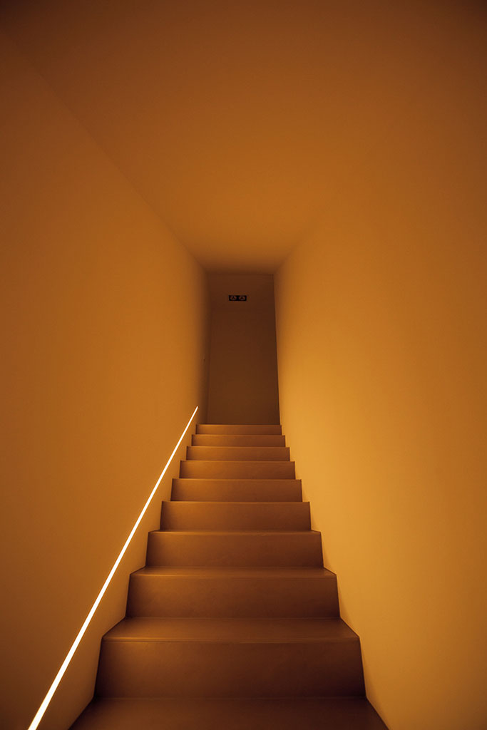 lichtleiste treppe minimalistisch interieur