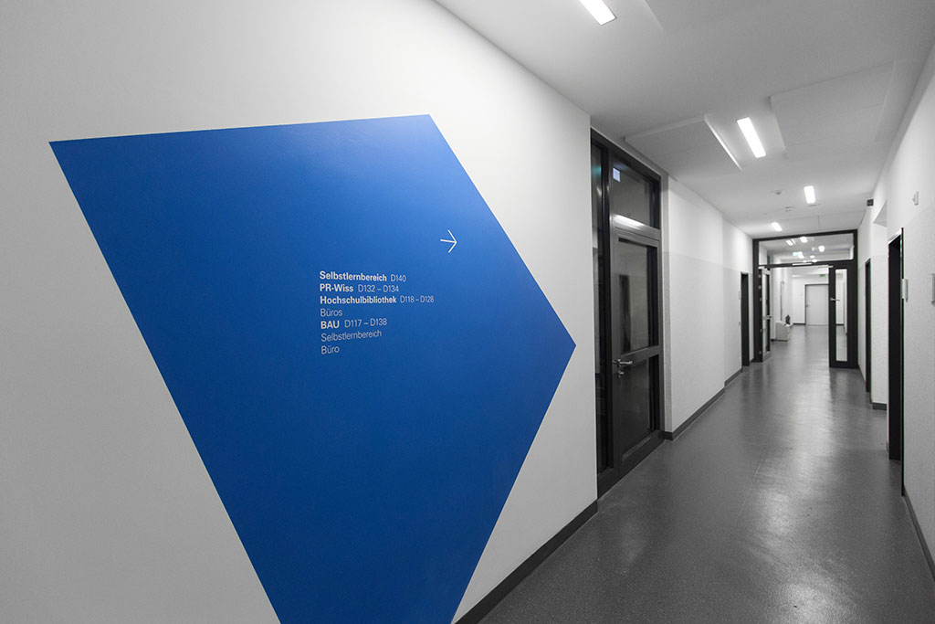 signage system universitiy of applied sciences muenster color field